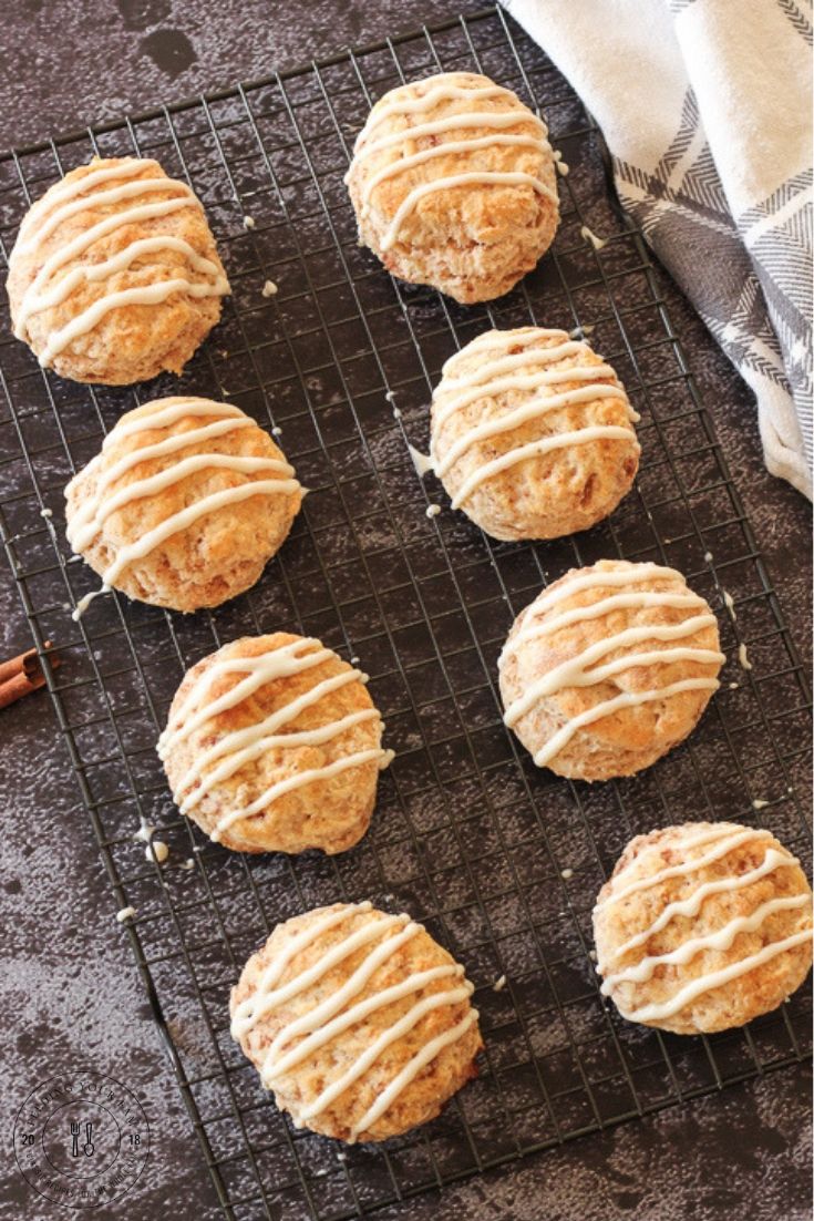 cinnamon biscuits on a cooling rack
