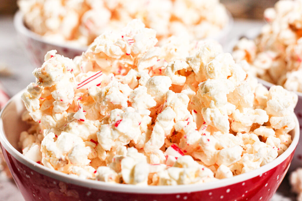 white chocolate peppermint popcorn