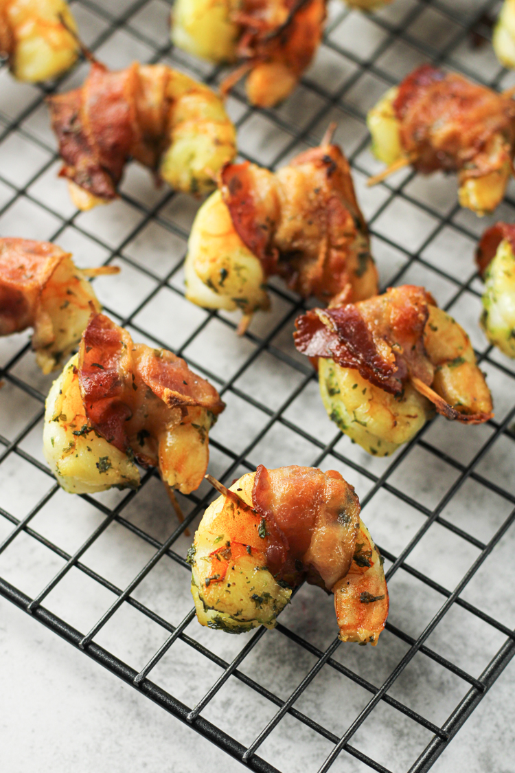 bacon wrapped shrimp on cooling rack
