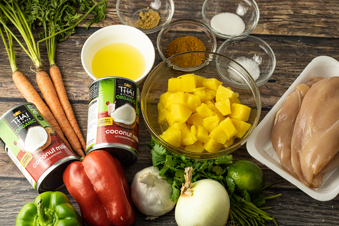 ingredients to make pineapple chicken curry