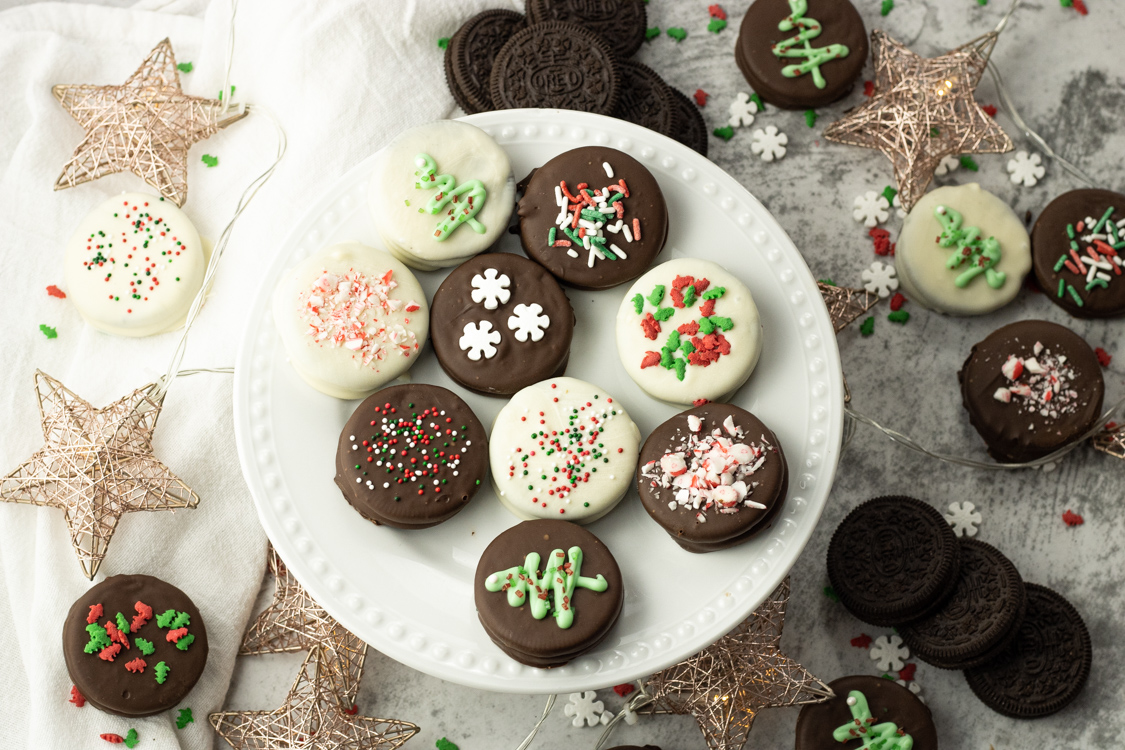 plate of dipped oreos