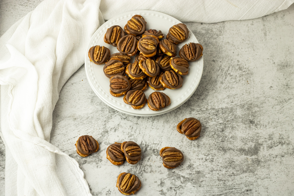 pretzel Rolo turtles