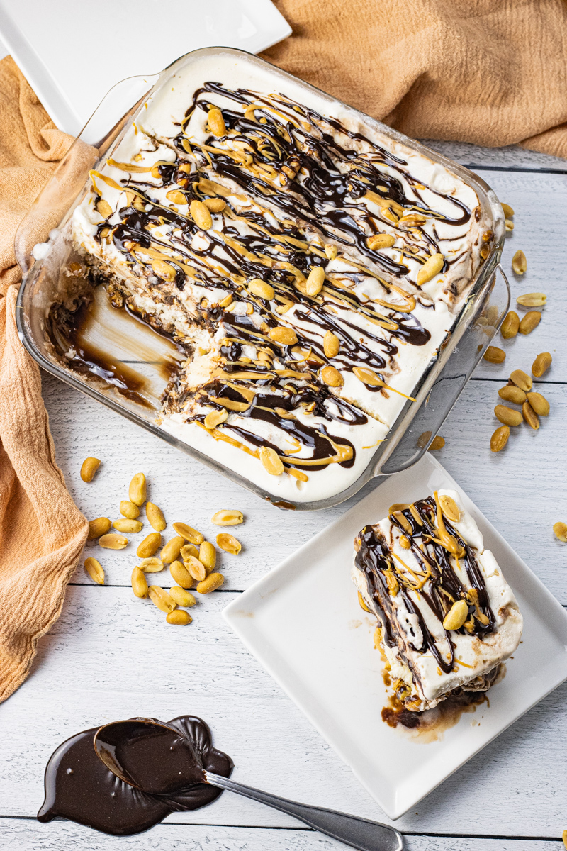 8 x 8 inch cake made with vanilla ice cream, hot fudge and peanuts
