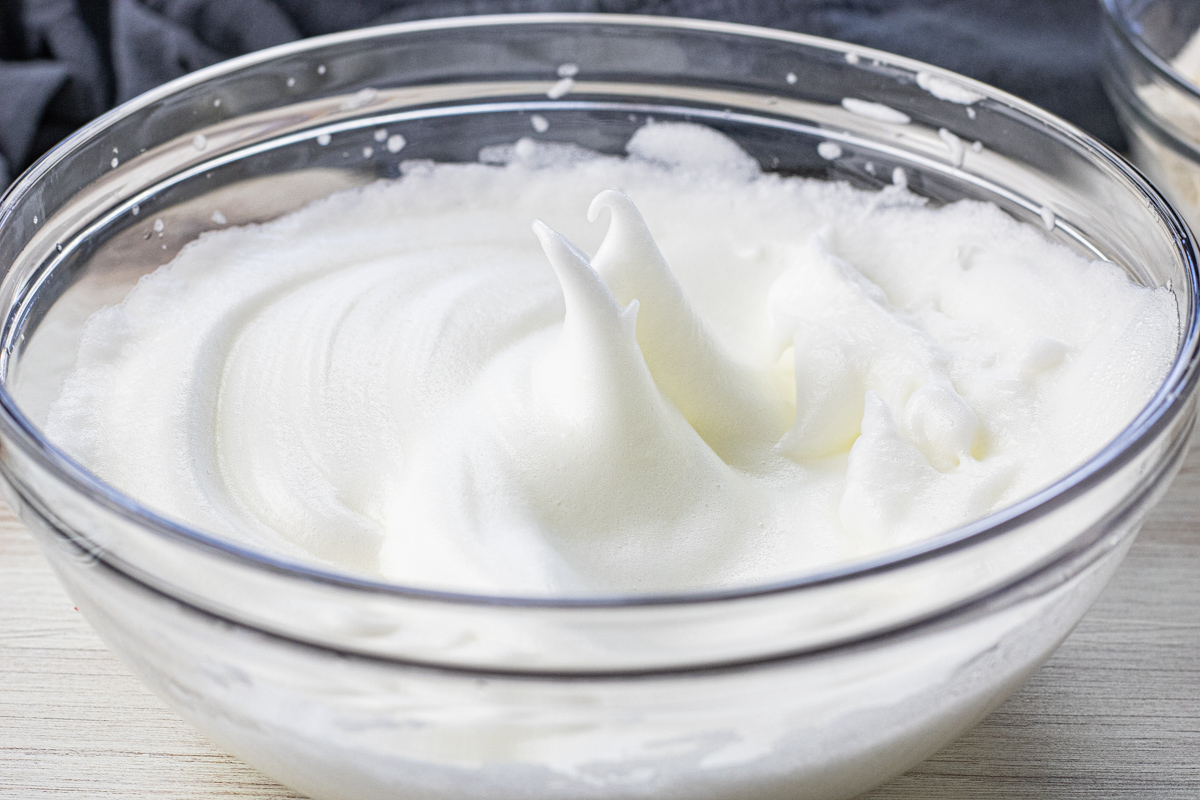 stiff peaks in egg whites