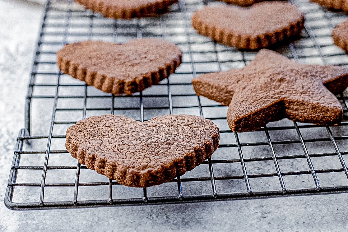 chocolate shortbread cookies on a cooling rack