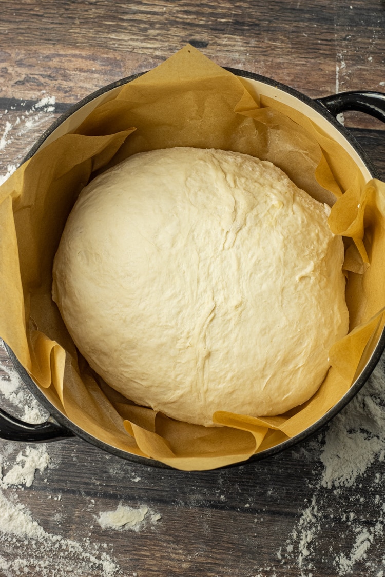 how to make homemade bread in a Dutch oven